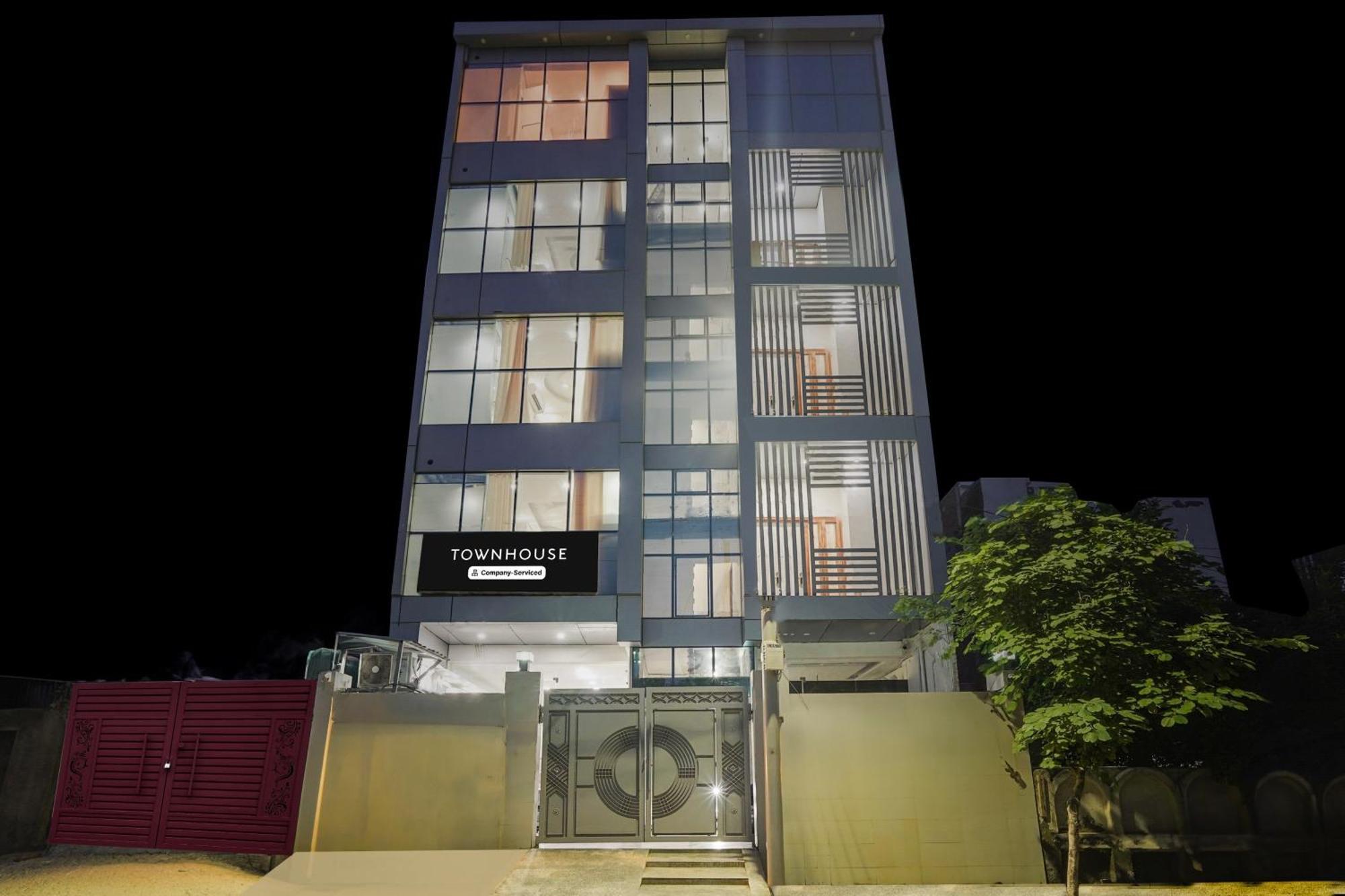 Super Townhouse Sector 63 A Noida Hotel Exterior photo