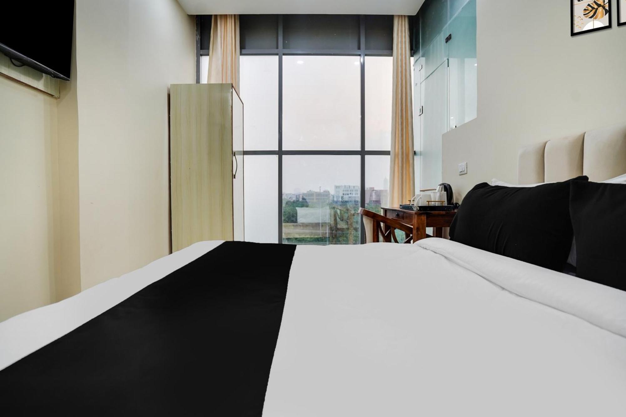 Super Townhouse Sector 63 A Noida Hotel Exterior photo
